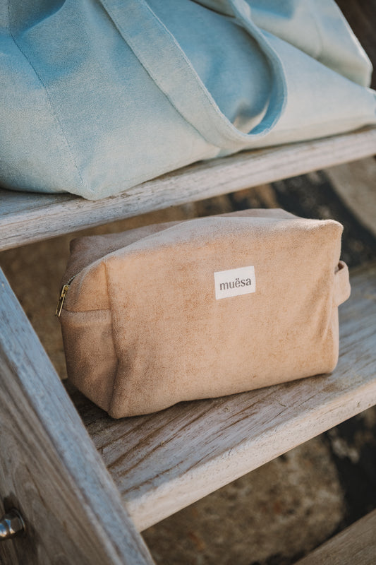 Trousse de toilette en éponge